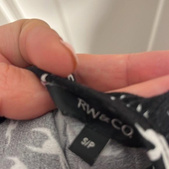 Beautiful black boho maxi dress with white nerds and comes with a belt - Picture 3 of 6